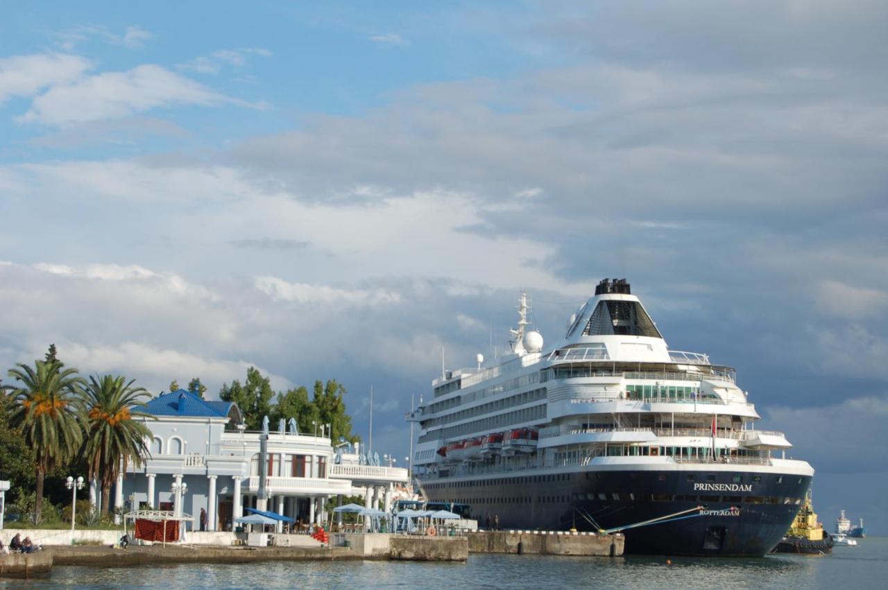 Anadolu Star Hotel & Casino Batumi Exteriör bild